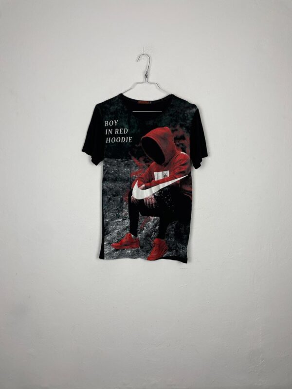 Camiseta Boy In Red Hoodie XS