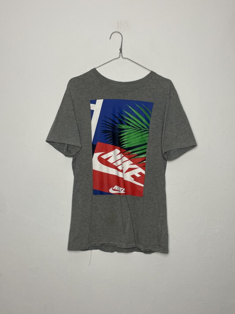 Camiseta Nike Real Box Logo S